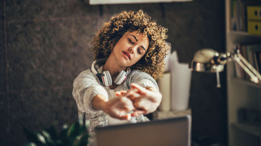 Webinarserie i tre deler om sykefravær og arbeidsmiljø